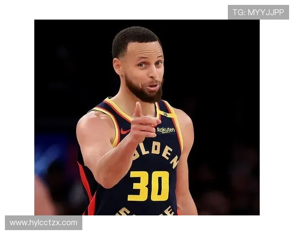 库里新赛季前三场狂飙场均33.3分表现全面命中率完美接近100%